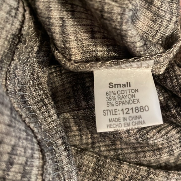 Ribbed Grey Mini Dress with Cut out Shoulders - Picture 4 of 4